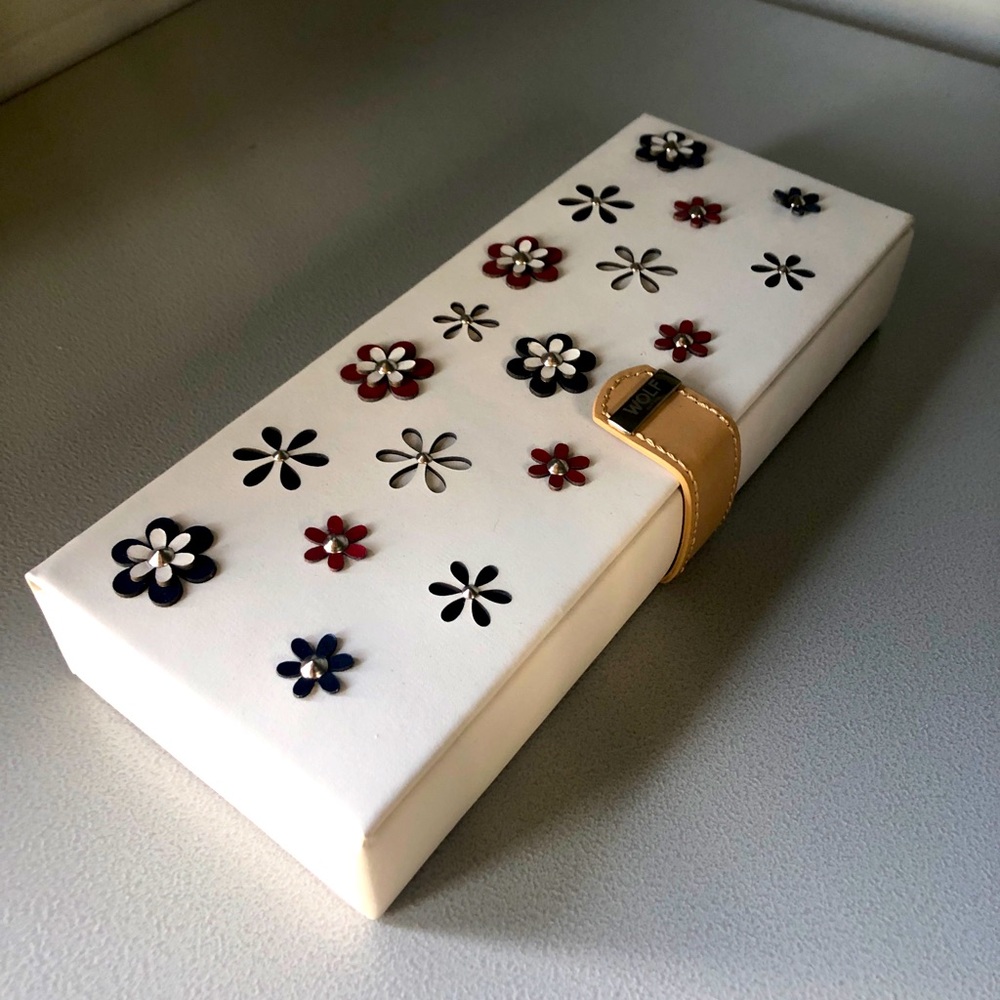 Blossom - Wolf Brand Leather Trace Jewelry Safe Deposit or Travel Case